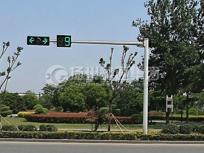 XHDG-035，L型八棱信號(hào)燈桿，丁字路口